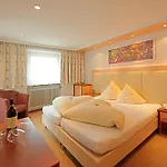 호텔 Arnika 4*