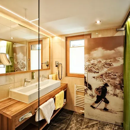 Hotell Arnika 4*