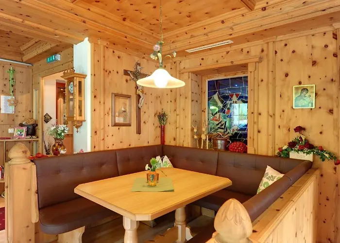 Arnika Ξενοδοχείο Ισγκλ