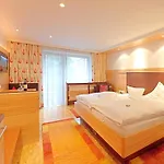 Arnika 4*