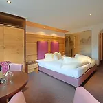 Arnika 4*